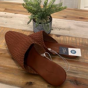 Universal Threads Cognac Elora Mules Sz12